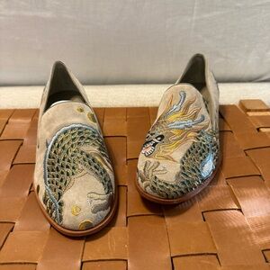 NEW! JOHNNY WAS Size 8 Dragon Embroidered Suede Smoking Loafers Flats CP25
